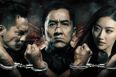 Jackie Chan em Police Story: Lockdown (2013), conhecido no Brasil como Em Busca de Justiça (Globo) ou Em Nome da Lei (dvd)<!-- NICAID(14666175) -->