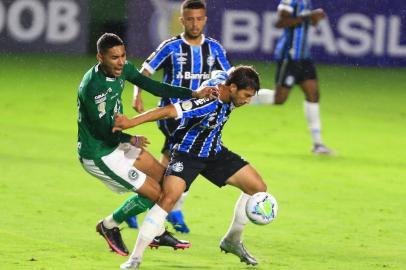 GO - GOIÁS-GRÊMIO-CAMPEONATO-BRASILEIRO-SÉRIE-A - ESPORTES - Lance durante partida entre Goiás e Grêmio, válido pelo Campeonato Brasileiro Série A, realizado na cidade de Goiânia, GO, neste sábado, 12. 12/12/2020 - Foto: CARLOS COSTA/FUTURA PRESS/FUTURA PRESS/ESTADÃO CONTEÚDO Lucas Silva<!-- NICAID(14667517) -->