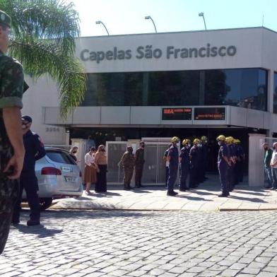 Órgãos de segurança da Serra homenageiam bombeiro morto em treinamento em Cambará do Sul.<!-- NICAID(14667669) -->