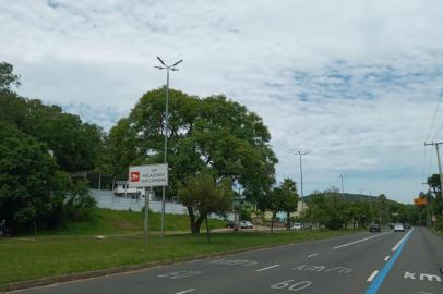 Trecho da Avenida Bento Gonçalves volta a contar com lâmpadas em LED