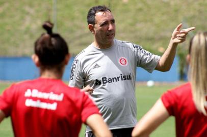  Maurício Salgado, técnico do Inter femininoIndexador: Mariana Capra<!-- NICAID(14669080) -->