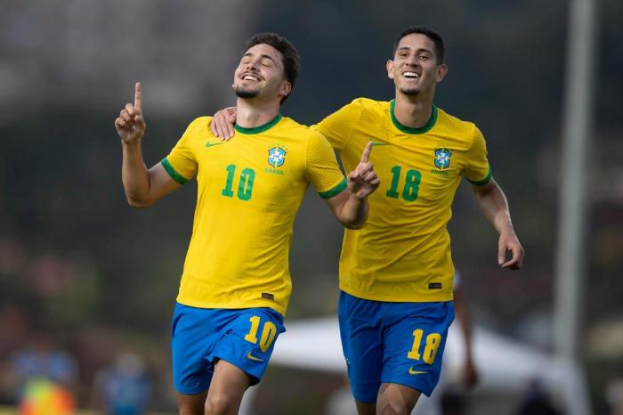 Pedro Henrique é decisivo na classificação do Sepahan na Copa do Irã