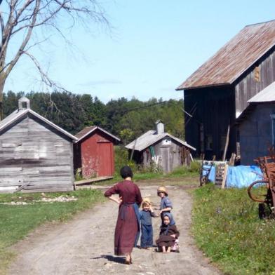 Amish farm kids at home on the outskirts of Morristown, NY. Taken in August 2011.<!-- NICAID(14668821) -->