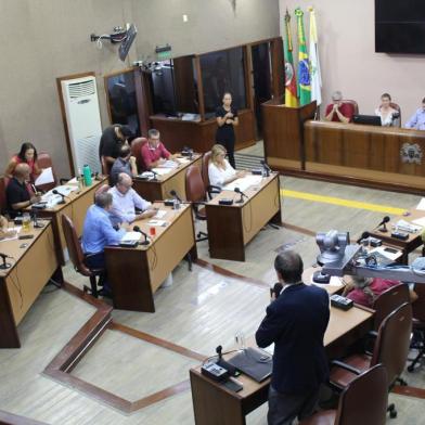  Plenário da Câmara de Vereadores de Caxias do Sul<!-- NICAID(14670908) -->