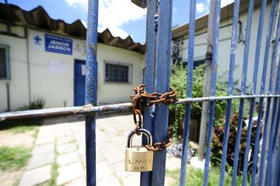  PORTO ALEGRE,RS,BRASIL.2020,12,08.Posto de saúde que fecharam,e moaradores tem que descolar por longas distâncias para buscas atendimento médico.Na foto.Unidade de Saúde Jenor Jarros.(RONALDO BERNARDI/AGENCIA RBS).<!-- NICAID(14663296) -->