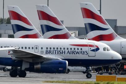 Planned strike by British Airways pilots(FILES) In this file photo taken on May 03, 2019 British Airways passenger aircraft are pictured at London Heathrow Airport, west of London. - British Airways faced its first global strike by pilots on Monday September 9, and the possibility of almost all its flights being grounded for two days. (Photo by BEN STANSALL / AFP)Editoria: FINLocal: LondonIndexador: BEN STANSALLSecao: security measuresFonte: AFPFotógrafo: STF<!-- NICAID(14240959) -->