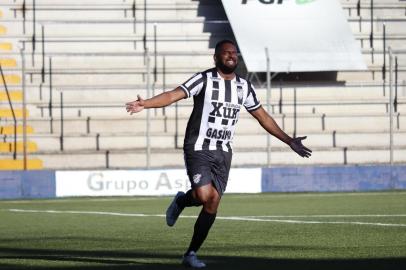  Santa Cruz vence o São José nos pênaltis no Passo DAreia e fica com o título da Copa Ibsen Pinheiro<!-- NICAID(14675118) -->