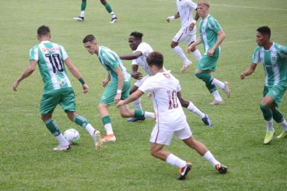  FLORES DA CUNHA, RS, BRASIL, 17/12/2020 - Juventude e Fluminense  se enfrentam as 15 horas no estádio Homero Soldatelli, pelo campeonato brasileiro de aspirantes. (Marcelo Casagrande/Agência RBS)<!-- NICAID(14670890) -->