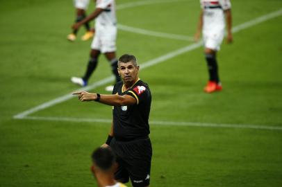  PORTO ALEGRE, RS, BRASIL - 23.12.2020 - O Grêmio recebe o São Paulo nesta quarta-feira (23), na Arena, em jogo válido pela ida das semifinais da Copa do Brasil. (Foto: Félix Zucco/Agencia RBS)<!-- NICAID(14676446) -->