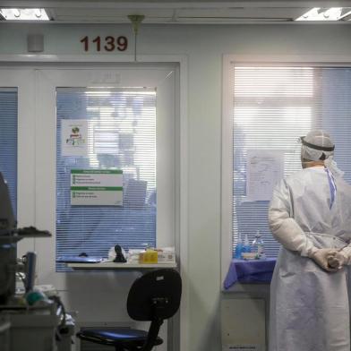  PORTO ALEGRE, RS, BRASIL - 2020.05.20 - A entrada de UTI do Conceição, com leitos ocupados por pacientes com covid-19 e também de casos suspeitos. (FOTO: ANDRÉ ÁVILA/ Agência RBS)Indexador: Andre Avila<!-- NICAID(14504277) -->