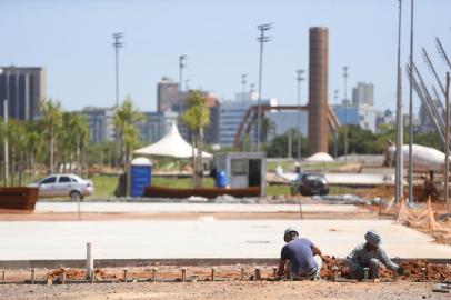  PORTO ALEGRE, RS, BRASIL, 23/12/2020- Obras do trecho 3 da Orla do Guaíba. Foto: Lauro Alves / Agencia RBS<!-- NICAID(14675663) -->