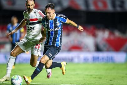 Gremio x Sao PauloRS - FUTEBOL/COPA DO BRASIL 2020 /GREMIO X SAO PAULO - ESPORTES - Lance da partida entre Gremio e Sao Paulo disputada na noite desta quarta-feira, no Estádio do Morumbi, em Sao Paulo, valida pela Copa do Brasil 2020. FOTO: LUCAS UEBEL/GREMIO FBPAEditoria: SPOLocal: Sao PauloIndexador: Lucas UebelSecao: futebolFonte: Gremio.netFotógrafo: Gremio x Sao Paulo<!-- NICAID(14680774) -->