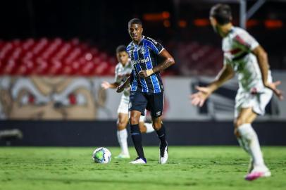 Gremio x Sao PauloRS - FUTEBOL/COPA DO BRASIL 2020 /GREMIO X SAO PAULO - ESPORTES - Lance da partida entre Gremio e Sao Paulo disputada na noite desta quarta-feira, no Estádio do Morumbi, em Sao Paulo, valida pela Copa do Brasil 2020. FOTO: LUCAS UEBEL/GREMIO FBPAEditoria: SPOLocal: Sao PauloIndexador: Lucas UebelSecao: futebolFonte: Gremio.netFotógrafo: Gremio x Sao Paulo<!-- NICAID(14680789) -->