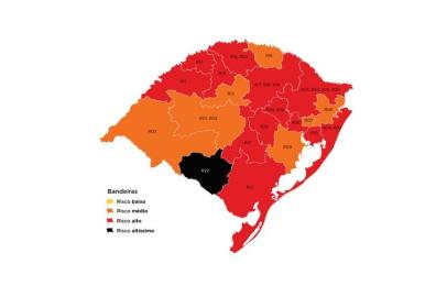  O primeiro mapa preliminar do Distanciamento Controlado de 2021 traz, novamente, a classificação de risco altíssimo ao Rio Grande do Sul. No mapa desta 35ª rodada, publicado nesta sexta-feira (1°/1), a região Covid de Bagé retorna à bandeira preta, depois de duas rodadas em bandeiras mais leves (vermelha e laranja, respectivamente).<!-- NICAID(14681632) -->