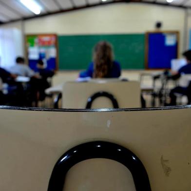  CAXIAS DO SUL, RS, BRASIL, 06/01/2020 - De 51 escolas da rede estadual de Caxias do Sul, 13 ainda não encerraram o ano letivo de 2019 devido à greve do magistério. Dessas, oito permanecem com greve parcial e cinco já começaram a recuperação das aulas. A exigência legal é de 200 horas/aula por ano. (Lucas Amorelli/Agência RBS)<!-- NICAID(14378539) -->