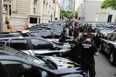  PORTO ALEGRE,RS,BRASIL.2021,01,05.Entrega de viaturas semi blindadas, para Polícia Civil, em solenidade em frente ao Palácio Piratini.(RONALDO BERNARDI/AGENCIA RBS).<!-- NICAID(14683499) -->