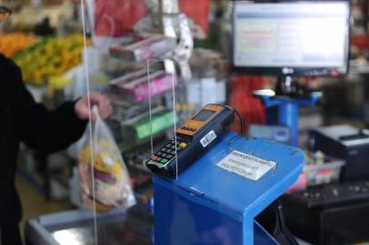  CAXIAS DO SUL, RS, BRASIL (04/07/2020)Verificamos comos estão funcionando academias e supermercados de Caxias sob regramento  dos decretos de prevenção à covid-19. Scolão da Economia Zimmermann, no bairro Santa CatarinaGerente: Sergio Fernando Boettcher. (Antonio valiente/Agência RBS)<!-- NICAID(14538190) -->