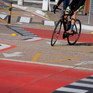 Porto Alegre, RS - 14/07/2020 - Ciclovia da Avenida Aureliano Figueiredo Pinto . Foto: Anselmo Cunha/PMPA<!-- NICAID(14686324) -->