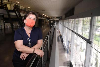  CAXIAS DO SUL, RS, BRASIL, 07/01/2021 - Margarete Tomazini Bender, 64 anos, assumiu a Secretaria de Planejamento da gestão do prefeito Adiló Didomenico (2021-2024). Ela foi servidora (engenheira civil) na prefeitura de 1972 até 2010, depois criou o curso de engenharia civil da FSG (onde ainda é professora) e agora traz um conceito de cidade inteligente pra Caxias, com planejamento que torne a cidade mais sustentável, não apenas no sentido ecológico, mas principalmente no econômico. (Marcelo Casagrande/Agência RBS)<!-- NICAID(14685813) -->