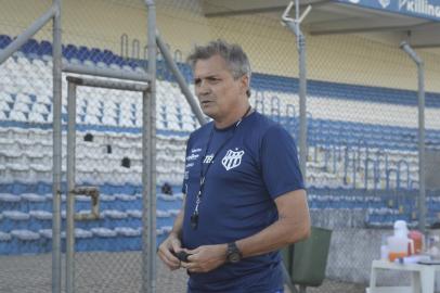 Esportivo começou a temporada de 2021. Na foto o técnico Luís Carlos Winck.<!-- NICAID(14688129) -->