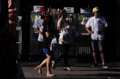  CAXIAS, RS, BRASIL, 11/01/2021 -Fotos de calor, num dos dias mais quentes do verão. (Marcelo Casagrande/Agência RBS)<!-- NICAID(14688157) -->