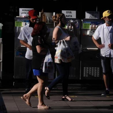  CAXIAS, RS, BRASIL, 11/01/2021 -Fotos de calor, num dos dias mais quentes do verão. (Marcelo Casagrande/Agência RBS)<!-- NICAID(14688157) -->