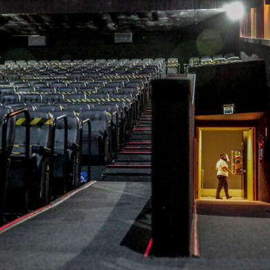 PORTO ALEGRE, RS, BRASIL - 13/01/2021Novo decreto da prefeitura autorizou a rebeartura das salas de cinema nesta semana. O cinema do Shopping Total volta a receber público a partir desta quinta-feira e terá sessões de Mulher-Maravilha 1984, previsto inicialmente pra junho<!-- NICAID(14689855) -->