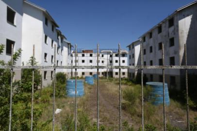 Gravataí, RS, BRASIL , 28/12/2020- Obras do Programa Minha casa minha vida estão parados na cidade de Gravataí, e causaram grande prejuízo a pessoas que investiram para ter a casa própria.Foto:  Jefferson Botega  / Agencia RBSIndexador: Jefferson Botega<!-- NICAID(14677774) -->