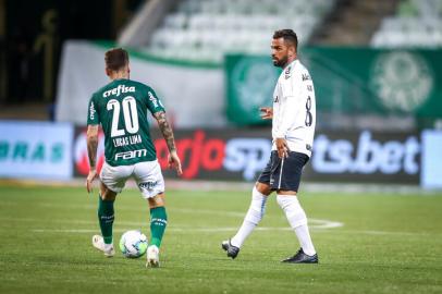 Gremio x PalmeirasRS - FUTEBOL/CAMPEONATO BRASILEIRO 2020 /GREMIO X PALMEIRAS - ESPORTES - Lance da partida entre Palmeiras e Gremio disputada na noite desta sexta-feira, na Allianz Arena, em Sao Paulo, em partida valida pela Campeonato Brasileiro 2020. FOTO: LUCAS UEBEL/GREMIO FBPAEditoria: SPOIndexador: Lucas UebelSecao: futebolFonte: Gremio.netFotógrafo: Gremio x Palmeiras<!-- NICAID(14691899) -->