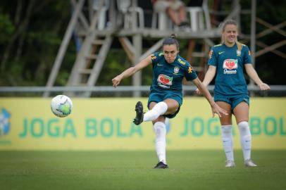 Viamão, RS, BRASIL, 18/01/2021-  Em treinamento com a seleção brasielira no Vila Ventura em Viamão, Marta concede entrevista ao GZH. Foto: Isadora Neumann  / Agencia RBSIndexador: Fernando Gomes<!-- NICAID(14692870) -->