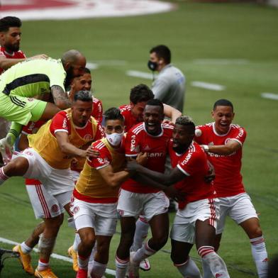 PORTO ALEGRE, RS, BRASIL - 24.01.2021 - Inter e Grêmio se enfrentam neste domingo (24), pela 32ª rodada do Campeonato Brasileiro. O clássico Gre-Nal 429 ocorre no Estádio Beira-Rio. (Foto: Félix Zucco/Agência RBS)<!-- NICAID(14697977) -->