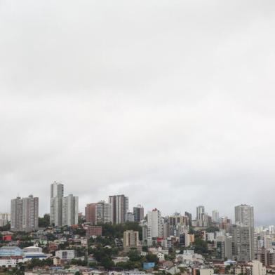 CAXIAS DOL SUL, RS, BRASIL (13/01/2021)Tempo fechado e possibilidade de chuva em Caxias do Sul. (Antonio Valiente/Agência RBS)<!-- NICAID(14689021) -->