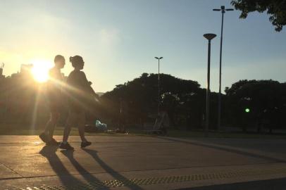 tempo - calor - sol - porto alegre - feriado