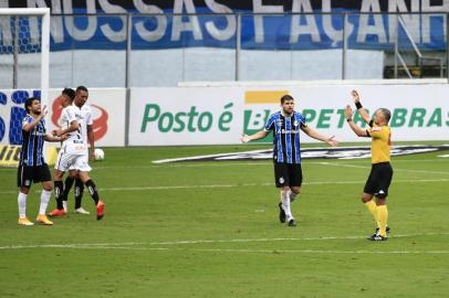 PORTO ALEGRE, RS, BRASIL - 03.02.2021 - O Grêmio recebe o Santos na Arena, em jogo válido pela 34ª rodada do Campeonato Brasileiro. (Foto: André Ávila/Agencia RBS)<!-- NICAID(14706203) -->