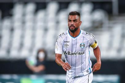 Gremio x BotafogoRS - FUTEBOL/CAMPEONATO BRASILEIRO 2020 /GREMIO X BOTAFOGO - ESPORTES - Lance da partida entre Gremio e Botafogo disputada na noite desta segunda-feira no Estadio do Engenhao, no Rio de Janeiro, em partida valida pela Campeonato Brasileiro 2020. FOTO: LUCAS UEBEL/GREMIO FBPAEditoria: SPOLocal: Rio de JaneiroIndexador: Lucas UebelSecao: futebolFonte: Gremio.netFotógrafo: Gremio x Botafogo<!-- NICAID(14709756) -->