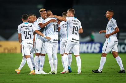 Gremio x BotafogoRS - FUTEBOL/CAMPEONATO BRASILEIRO 2020 /GREMIO X BOTAFOGO - ESPORTES - Lance da partida entre Gremio e Botafogo disputada na noite desta segunda-feira no Estadio do Engenhao, no Rio de Janeiro, em partida valida pela Campeonato Brasileiro 2020. FOTO: LUCAS UEBEL/GREMIO FBPAEditoria: SPOLocal: Rio de JaneiroIndexador: Lucas UebelSecao: futebolFonte: Gremio.netFotógrafo: Gremio x Botafogo<!-- NICAID(14709754) -->