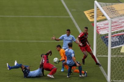 PORTO ALEGRE, RS, BRASIL - 21.02.2021 - O Grêmio recebe o Athletico-PR neste domingo (21), em jogo válido pela 37ª rodada do Campeonato Brasileiro. (Foto: Lauro Alves/Agencia RBS)<!-- NICAID(14719426) -->