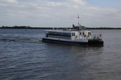 PORTOALEGRE-RS-BR 12.04.2017Catamarã ameaça parar se não houver limpeza do canal que liga o terminal de Guaíba ao canal do Guaíba.FOTÓGRAFO: TADEUVILANI - AGÊNCIARBS DG<!-- NICAID(12849156) -->