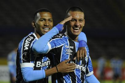 Brazils Gremio Ricardinho celebrates after scoring during their Copa Libertadores football tournament second round match at the Atahualpa Olympic Stadium in Quito on March 16, 2021. (Photo by SANTIAGO ARCOS / various sources / AFP)Editoria: SPOLocal: QuitoIndexador: SANTIAGO ARCOSSecao: soccerFonte: AFPFotógrafo: STR<!-- NICAID(14736653) -->