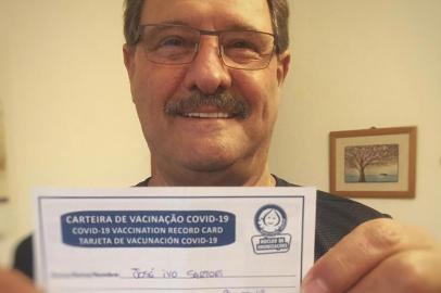 Ex-governador José Ivo Sartori recebe vacina contra o coronavírus.<!-- NICAID(14741614) -->