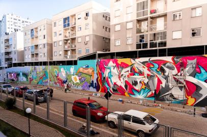 Painel de 800 metros grafitado em Bento como parte da programação da Battle in the Cypher<!-- NICAID(14749875) -->