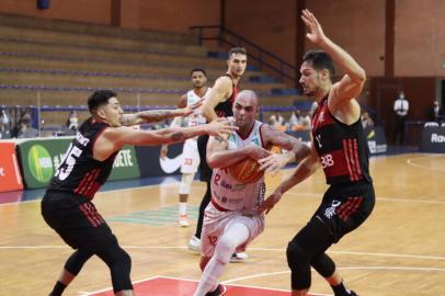 Caxias do Sul Basquete e Flamengo se enfrentam pelo NBB, em Brasília.<!-- NICAID(14750880) -->