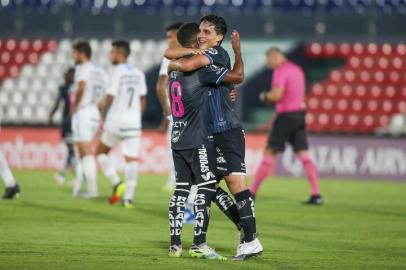 ASSUNÇÃO, PARAGUAI - 09.04.2021 - O Grêmio enfrenta o Independiente del Valle em Assunção, no Paraguai, pelo jogo de ida da terceira fase preliminar da Libertadores.Indexador: @mauritopy<!-- NICAID(14754804) -->