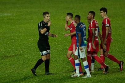 SÃO LEOPOLDO, RS, BRASIL - 14.04.2021 - Inter e Aimoré se enfrentam em duelo válido pelo Campeonato Gaúcho. (Foto: Marco Favero/Agencia RBS)<!-- NICAID(14758205) -->