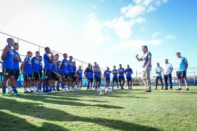 Treino Gremio RS - FUTEBOL/TREINO GREMIO  - ESPORTES - Marcos Herrmann  apresentado para o grupo de jogadores como novo Vice Presidente de Futebol para a temporada 2021. FOTO: LUCAS UEBEL/GREMIO FBPAEditoria: SPOIndexador: Lucas UebelSecao: futebolFonte: Gremio.netFotógrafo: Treino Gremio <!-- NICAID(14762775) -->