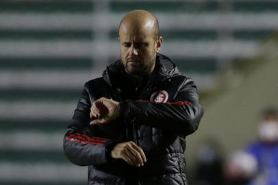 Brazils Internacional coach Spanish Miguel Angel Ramirez is seen during the Copa Libertadores football tournament group stage match between Bolivias Always Ready and Brazils Internacional at the Hernando Siles Stadium in La Paz on April 20, 2021. (Photo by MANUEL CLAURE / POOL / AFP)Editoria: SPOLocal: La PazIndexador: MANUEL CLAURESecao: soccerFonte: POOLFotógrafo: STR<!-- NICAID(14762977) -->