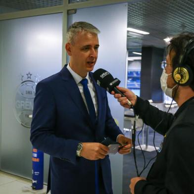 Gremio x La EquidadRS - FUTEBOL/CONMEBOL SULAMERICANA 2021 /GREMIO X LA EQUIDAD - ESPORTES - Tiago Nunes, novo técnico do Gremio, acompanha a partida entre Gremio e La Equidad disputada na noite desta quinta-feira, na Arena do Gremio, valida pela Sulamericana 2021. FOTO: LUCAS UEBEL/GREMIO FBPAEditoria: SPOIndexador: Lucas UebelSecao: futebolFonte: Gremio.netFotógrafo: Gremio x La Equidad<!-- NICAID(14764596) -->