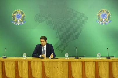 O ministro do Meio Ambiente, Ricardo Salles, durante entrevista coletiva apÃ³s CÃºpula de LÃ­deres sobre o Clima.<!-- NICAID(14764543) -->