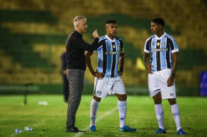 Gremio x YpirangaRS - FUTEBOL/GAUCHAO 2021/GREMIO X YPIRANGA - ESPORTES - Lance da partida entre Ypiranga e Gremio disputada na noite deste sabado, no estadio Colosso da Lagoa, em Erechim, valida pela  Campeonato Gaucho 2021. FOTO: LUCAS UEBEL/GREMIO FBPAEditoria: SPOLocal: ErechimIndexador: Lucas UebelSecao: futebolFonte: Gremio.netFotógrafo: Gremio x Ypiranga<!-- NICAID(14765956) -->