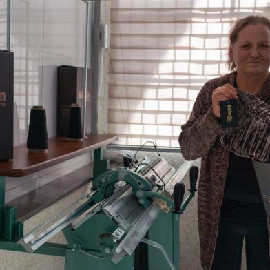 Matriarca e fundadora da Ballardin Malhas, Edith Zanetti Ballardin, confeccionou casaquinho que fez sucesso em 1979 e está sendo relançado em homenagem a ela e ao Dia das Mães.<!-- NICAID(14771202) -->